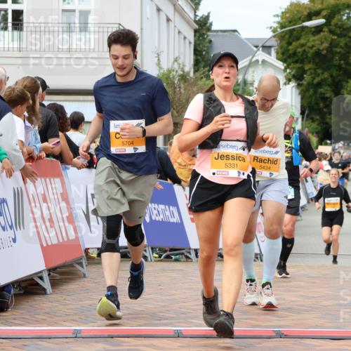 31.08.2025 - 21. Blankeneser Heldenlauf Strokosch-Dieckow http://msf.ph/oto/8699818 31.08.2025 12:41:31 Ziel 5434, 5704, 5810, 5331, 5829, 4238 meine-sportfotos.de