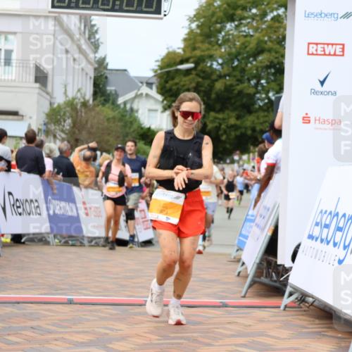 31.08.2025 - 21. Blankeneser Heldenlauf Strokosch-Dieckow http://msf.ph/oto/8699837 31.08.2025 12:41:28 Ziel 5704, 5810, 5331, 5829 meine-sportfotos.de