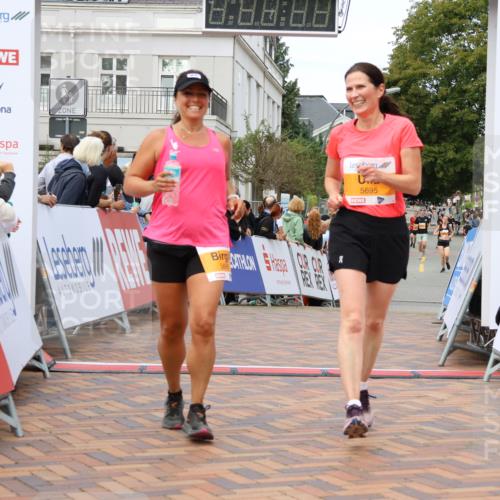 31.08.2025 - 21. Blankeneser Heldenlauf Strokosch-Dieckow http://msf.ph/oto/8699866 31.08.2025 12:54:38 Ziel 5696, 5695 meine-sportfotos.de