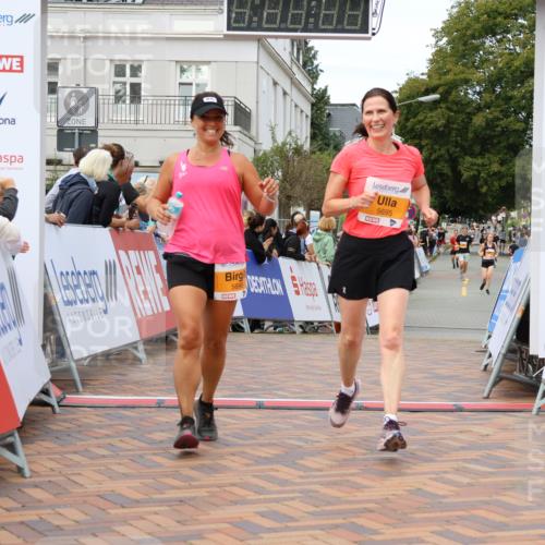 31.08.2025 - 21. Blankeneser Heldenlauf Strokosch-Dieckow http://msf.ph/oto/8699878 31.08.2025 12:54:38 Ziel 5696, 5695 meine-sportfotos.de