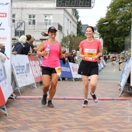 31.08.2025 - 21. Blankeneser Heldenlauf Strokosch-Dieckow http://msf.ph/oto/8699882 31.08.2025 12:54:38 Ziel 5696, 5695 meine-sportfotos.de