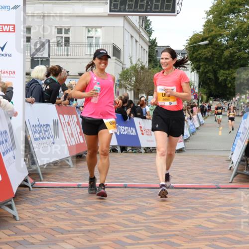 31.08.2025 - 21. Blankeneser Heldenlauf Strokosch-Dieckow http://msf.ph/oto/8699889 31.08.2025 12:54:38 Ziel 5696, 5695 meine-sportfotos.de