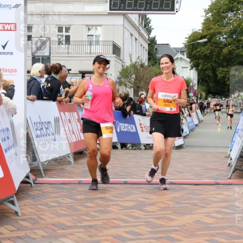 31.08.2025 - 21. Blankeneser Heldenlauf Strokosch-Dieckow http://msf.ph/oto/8699893 31.08.2025 12:54:38 Ziel 5696, 5695 meine-sportfotos.de