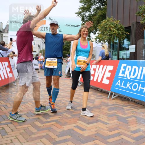 31.08.2025 - 21. Blankeneser Heldenlauf Strokosch-Dieckow http://msf.ph/oto/8699894 31.08.2025 12:41:07 Ziel 5616, 5677, 5678, 5626, 5625, 4028 meine-sportfotos.de