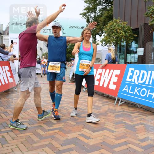 31.08.2025 - 21. Blankeneser Heldenlauf Strokosch-Dieckow http://msf.ph/oto/8699896 31.08.2025 12:41:07 Ziel 5616, 5677, 5678, 5626, 5625, 4028 meine-sportfotos.de