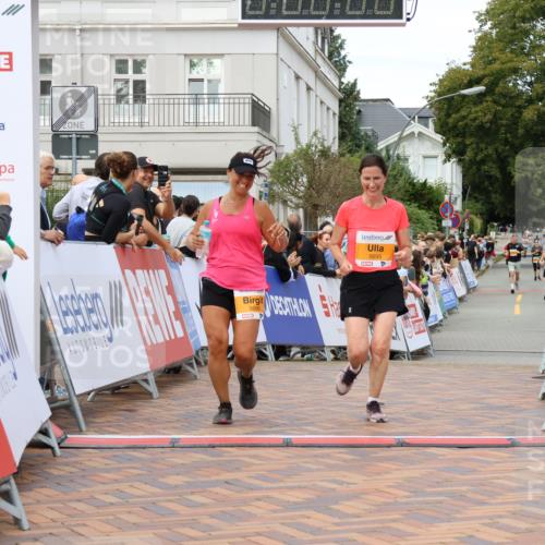 31.08.2025 - 21. Blankeneser Heldenlauf Strokosch-Dieckow http://msf.ph/oto/8699898 31.08.2025 12:54:37 Ziel 5696, 5695 meine-sportfotos.de