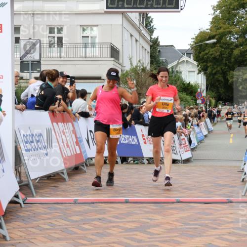 31.08.2025 - 21. Blankeneser Heldenlauf Strokosch-Dieckow http://msf.ph/oto/8699905 31.08.2025 12:54:37 Ziel 5696, 5695 meine-sportfotos.de