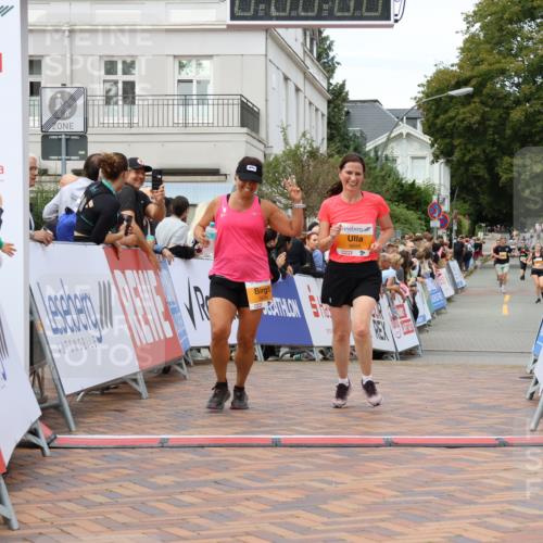 31.08.2025 - 21. Blankeneser Heldenlauf Strokosch-Dieckow http://msf.ph/oto/8699907 31.08.2025 12:54:37 Ziel 5696, 5695 meine-sportfotos.de