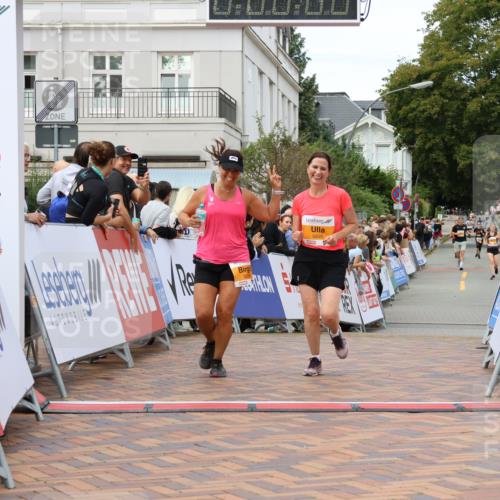 31.08.2025 - 21. Blankeneser Heldenlauf Strokosch-Dieckow http://msf.ph/oto/8699909 31.08.2025 12:54:37 Ziel 5696, 5695 meine-sportfotos.de