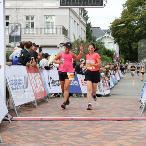 31.08.2025 - 21. Blankeneser Heldenlauf Strokosch-Dieckow http://msf.ph/oto/8699914 31.08.2025 12:54:36 Ziel 5696, 5695 meine-sportfotos.de