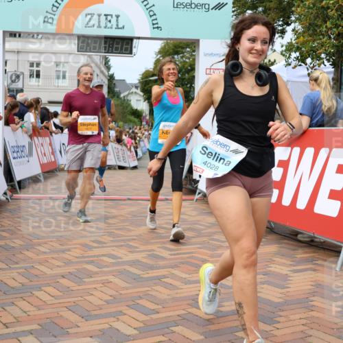 31.08.2025 - 21. Blankeneser Heldenlauf Strokosch-Dieckow http://msf.ph/oto/8699937 31.08.2025 12:41:03 Ziel 5362, 5360, 5616, 5677, 5678, 4011, 4028 meine-sportfotos.de