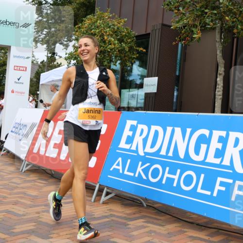 31.08.2025 - 21. Blankeneser Heldenlauf Strokosch-Dieckow http://msf.ph/oto/8699960 31.08.2025 12:40:57 Ziel 5362, 5360, 5408, 5752, 5616, 4011, 4028 meine-sportfotos.de