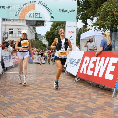 31.08.2025 - 21. Blankeneser Heldenlauf Strokosch-Dieckow http://msf.ph/oto/8699983 31.08.2025 12:40:56 Ziel 5362, 5360, 5408, 5752, 4011, 4028 meine-sportfotos.de