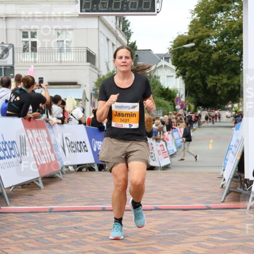 31.08.2025 - 21. Blankeneser Heldenlauf Strokosch-Dieckow http://msf.ph/oto/8699988 31.08.2025 12:53:52 Ziel 5421, 5549 meine-sportfotos.de