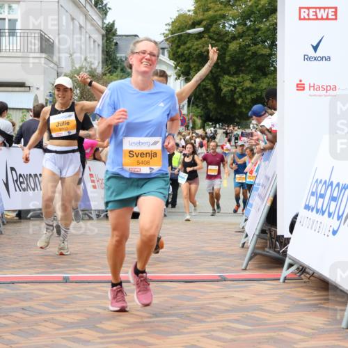 31.08.2025 - 21. Blankeneser Heldenlauf Strokosch-Dieckow http://msf.ph/oto/8699999 31.08.2025 12:40:55 Ziel 5362, 5360, 5408, 5752, 4011 meine-sportfotos.de