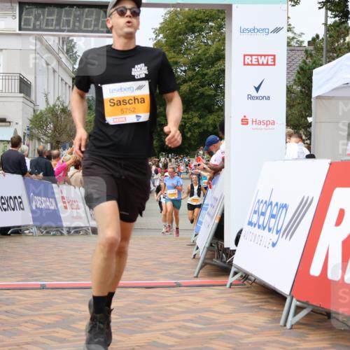 31.08.2025 - 21. Blankeneser Heldenlauf Strokosch-Dieckow http://msf.ph/oto/8700015 31.08.2025 12:40:50 Ziel 5408, 5752 meine-sportfotos.de