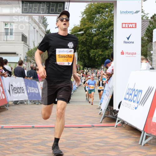 31.08.2025 - 21. Blankeneser Heldenlauf Strokosch-Dieckow http://msf.ph/oto/8700020 31.08.2025 12:40:49 Ziel 5636, 5289, 5752 meine-sportfotos.de
