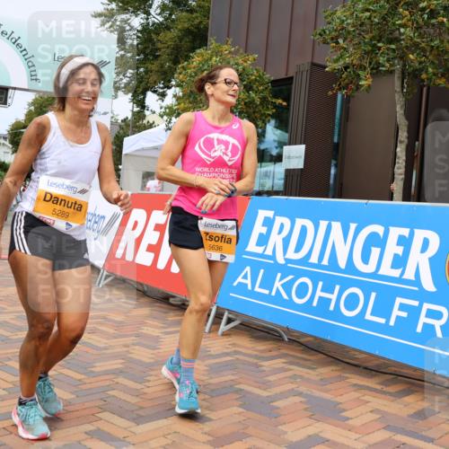 31.08.2025 - 21. Blankeneser Heldenlauf Strokosch-Dieckow http://msf.ph/oto/8700036 31.08.2025 12:40:43 Ziel 5435, 5636, 5289, 4152 meine-sportfotos.de