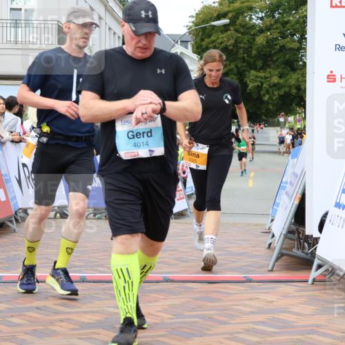 31.08.2025 - 21. Blankeneser Heldenlauf Strokosch-Dieckow http://msf.ph/oto/8700037 31.08.2025 12:53:30 Ziel 5025, 5026, 5557, 4014 meine-sportfotos.de