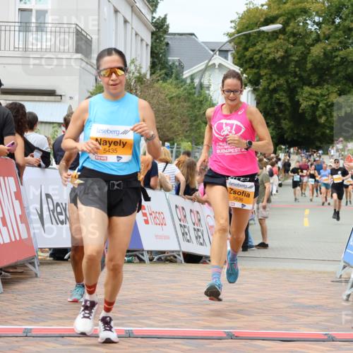 31.08.2025 - 21. Blankeneser Heldenlauf Strokosch-Dieckow http://msf.ph/oto/8700059 31.08.2025 12:40:40 Ziel 5435, 5636, 5289, 4152 meine-sportfotos.de