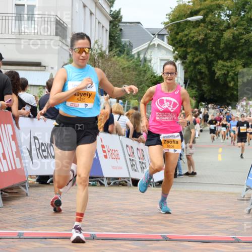 31.08.2025 - 21. Blankeneser Heldenlauf Strokosch-Dieckow http://msf.ph/oto/8700062 31.08.2025 12:40:40 Ziel 5435, 5636, 5289, 4152 meine-sportfotos.de