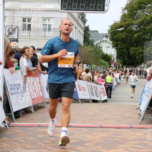 31.08.2025 - 21. Blankeneser Heldenlauf Strokosch-Dieckow http://msf.ph/oto/8700088 31.08.2025 12:40:27 Ziel 5096, 5449, 5351, 5645 meine-sportfotos.de