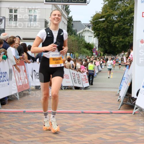 31.08.2025 - 21. Blankeneser Heldenlauf Strokosch-Dieckow http://msf.ph/oto/8700100 31.08.2025 12:40:24 Ziel 5096, 5449, 5351, 5645 meine-sportfotos.de