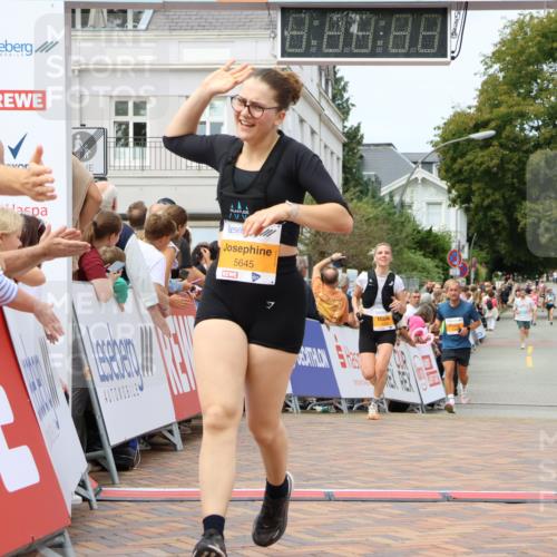 31.08.2025 - 21. Blankeneser Heldenlauf Strokosch-Dieckow http://msf.ph/oto/8700115 31.08.2025 12:40:21 Ziel 5449, 5351, 5645 meine-sportfotos.de