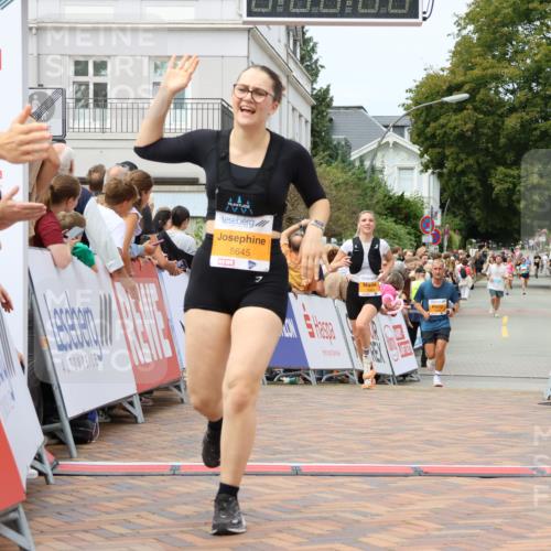 31.08.2025 - 21. Blankeneser Heldenlauf Strokosch-Dieckow http://msf.ph/oto/8700122 31.08.2025 12:40:20 Ziel 5449, 5693, 5351, 5645 meine-sportfotos.de