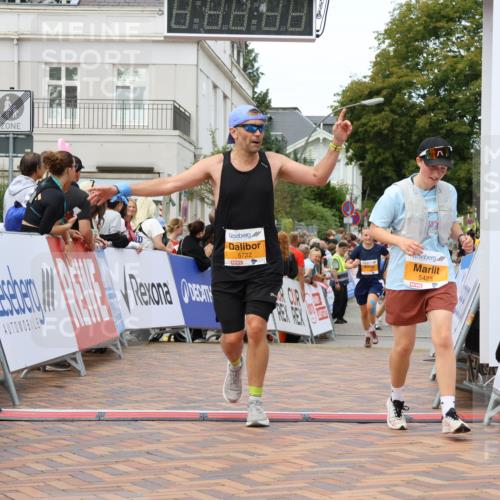 31.08.2025 - 21. Blankeneser Heldenlauf Strokosch-Dieckow http://msf.ph/oto/8700143 31.08.2025 12:52:56 Ziel 5423, 5373, 5722 meine-sportfotos.de