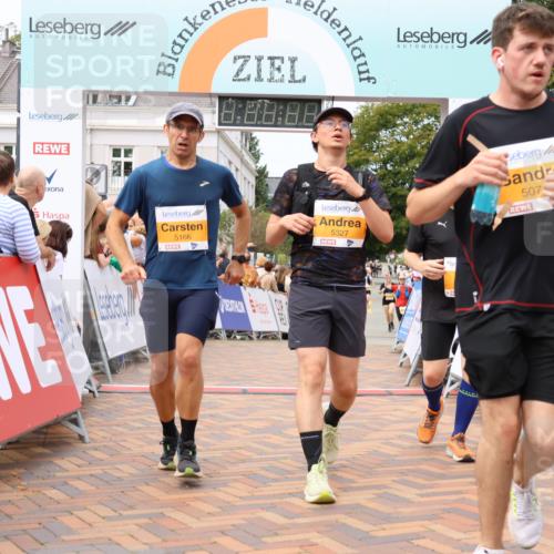 31.08.2025 - 21. Blankeneser Heldenlauf Strokosch-Dieckow http://msf.ph/oto/8700158 31.08.2025 12:40:13 Ziel 5077, 5343, 5693, 5166, 5327, 4317 meine-sportfotos.de