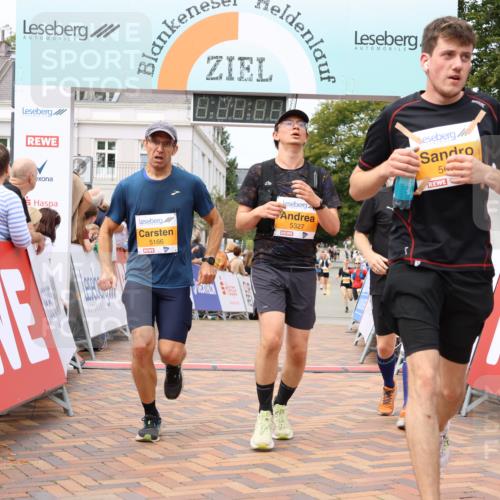 31.08.2025 - 21. Blankeneser Heldenlauf Strokosch-Dieckow http://msf.ph/oto/8700161 31.08.2025 12:40:13 Ziel 5077, 5343, 5693, 5166, 5327, 4317 meine-sportfotos.de