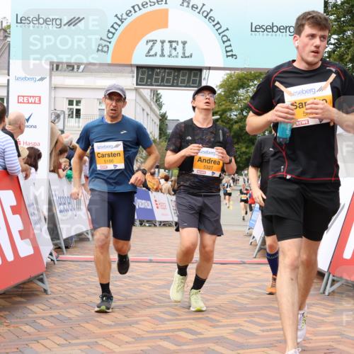 31.08.2025 - 21. Blankeneser Heldenlauf Strokosch-Dieckow http://msf.ph/oto/8700163 31.08.2025 12:40:12 Ziel 5077, 5343, 5528, 5693, 5166, 5327, 4317 meine-sportfotos.de
