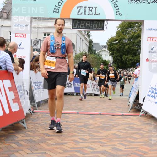 31.08.2025 - 21. Blankeneser Heldenlauf Strokosch-Dieckow http://msf.ph/oto/8700200 31.08.2025 12:40:00 Ziel 5838, 5756, 5538, 5528, 4378 meine-sportfotos.de