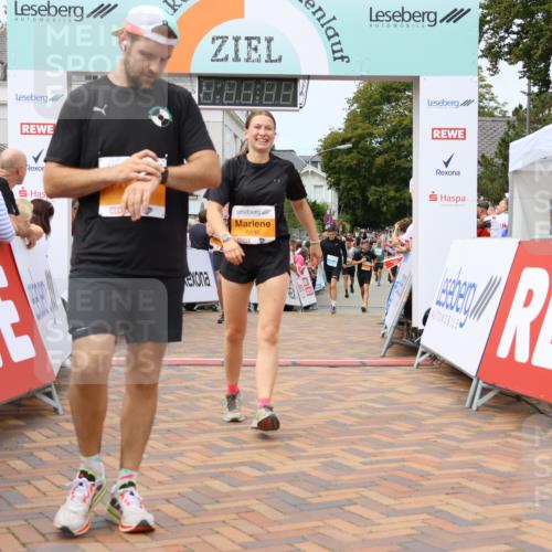 31.08.2025 - 21. Blankeneser Heldenlauf Strokosch-Dieckow http://msf.ph/oto/8700210 31.08.2025 12:39:57 Ziel 5838, 5756, 5538 meine-sportfotos.de