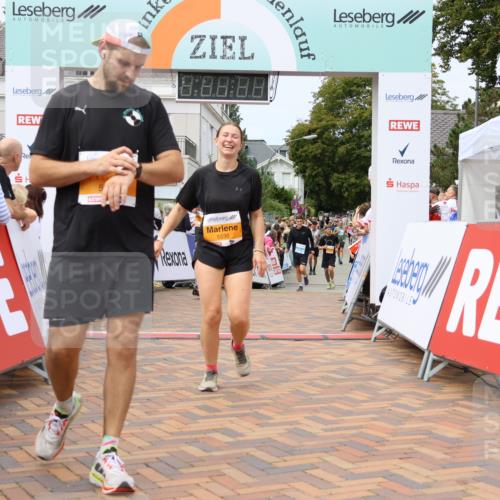 31.08.2025 - 21. Blankeneser Heldenlauf Strokosch-Dieckow http://msf.ph/oto/8700214 31.08.2025 12:39:57 Ziel 5838, 5756, 5538 meine-sportfotos.de