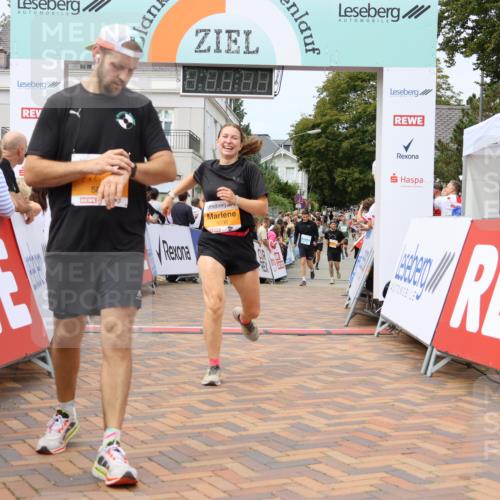 31.08.2025 - 21. Blankeneser Heldenlauf Strokosch-Dieckow http://msf.ph/oto/8700218 31.08.2025 12:39:57 Ziel 5838, 5756, 5538 meine-sportfotos.de