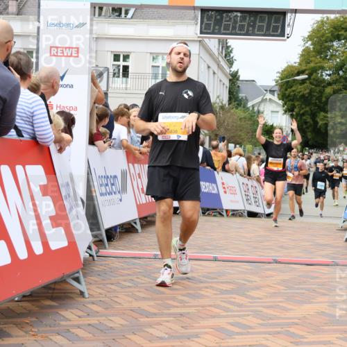 31.08.2025 - 21. Blankeneser Heldenlauf Strokosch-Dieckow http://msf.ph/oto/8700221 31.08.2025 12:39:54 Ziel 5838, 5538 meine-sportfotos.de
