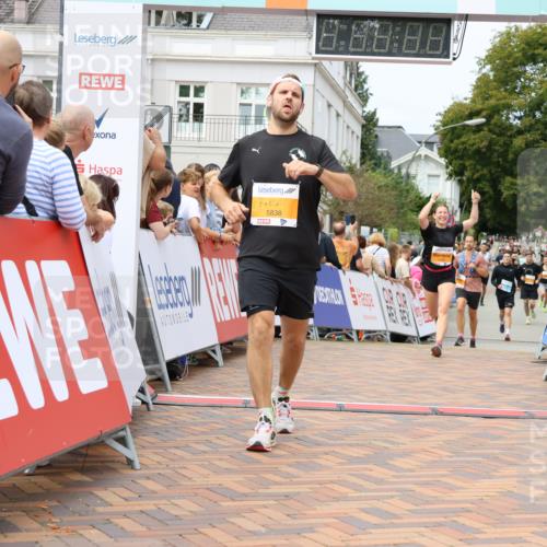 31.08.2025 - 21. Blankeneser Heldenlauf Strokosch-Dieckow http://msf.ph/oto/8700224 31.08.2025 12:39:54 Ziel 5838, 5538 meine-sportfotos.de