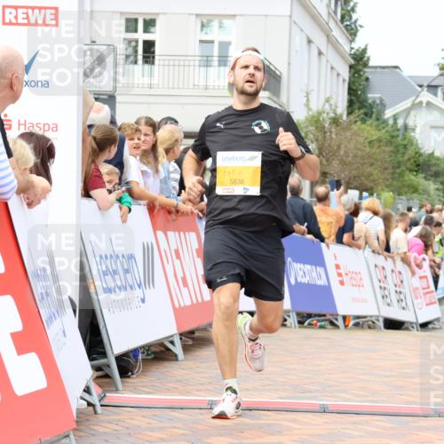 31.08.2025 - 21. Blankeneser Heldenlauf Strokosch-Dieckow http://msf.ph/oto/8700226 31.08.2025 12:39:53 Ziel 5838, 5538 meine-sportfotos.de