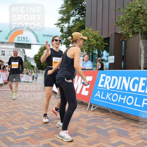 31.08.2025 - 21. Blankeneser Heldenlauf Strokosch-Dieckow http://msf.ph/oto/8700232 31.08.2025 12:52:14 Ziel 5202, 5760, 5761, 5419 meine-sportfotos.de
