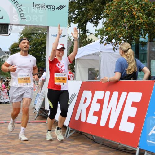 31.08.2025 - 21. Blankeneser Heldenlauf Strokosch-Dieckow http://msf.ph/oto/8700234 31.08.2025 12:39:43 Ziel 5340, 5659, 5623 meine-sportfotos.de