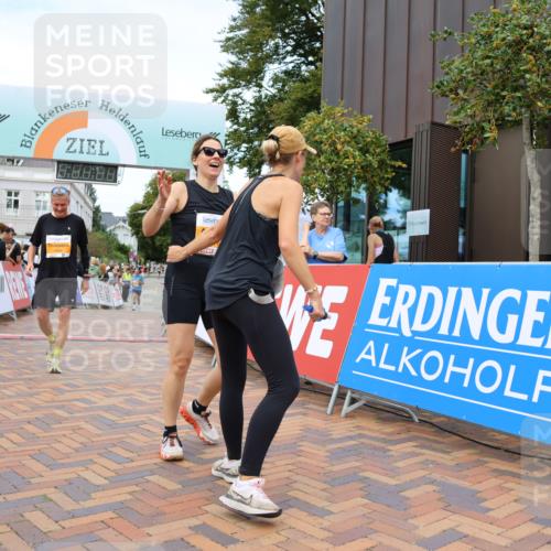 31.08.2025 - 21. Blankeneser Heldenlauf Strokosch-Dieckow http://msf.ph/oto/8700235 31.08.2025 12:52:14 Ziel 5202, 5760, 5761, 5419 meine-sportfotos.de