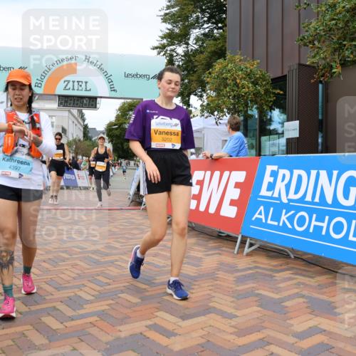 31.08.2025 - 21. Blankeneser Heldenlauf Strokosch-Dieckow http://msf.ph/oto/8700239 31.08.2025 12:52:09 Ziel 5202, 5760, 5761, 5419, 4397 meine-sportfotos.de