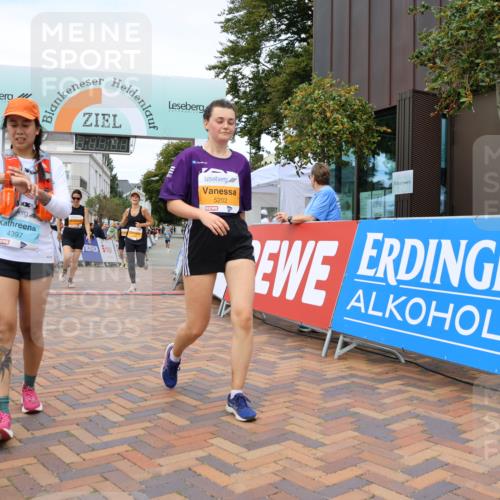 31.08.2025 - 21. Blankeneser Heldenlauf Strokosch-Dieckow http://msf.ph/oto/8700241 31.08.2025 12:52:09 Ziel 5202, 5760, 5761, 5419, 4397 meine-sportfotos.de