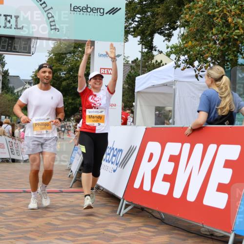 31.08.2025 - 21. Blankeneser Heldenlauf Strokosch-Dieckow http://msf.ph/oto/8700242 31.08.2025 12:39:43 Ziel 5340, 5659, 5623 meine-sportfotos.de