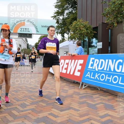 31.08.2025 - 21. Blankeneser Heldenlauf Strokosch-Dieckow http://msf.ph/oto/8700243 31.08.2025 12:52:09 Ziel 5202, 5760, 5761, 5419, 4397 meine-sportfotos.de