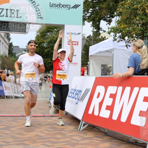 31.08.2025 - 21. Blankeneser Heldenlauf Strokosch-Dieckow http://msf.ph/oto/8700245 31.08.2025 12:39:43 Ziel 5340, 5659, 5623 meine-sportfotos.de