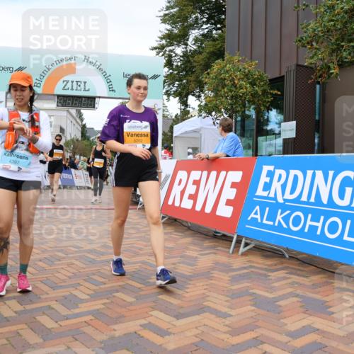 31.08.2025 - 21. Blankeneser Heldenlauf Strokosch-Dieckow http://msf.ph/oto/8700248 31.08.2025 12:52:08 Ziel 5202, 5760, 5761, 5419, 4397 meine-sportfotos.de