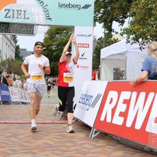 31.08.2025 - 21. Blankeneser Heldenlauf Strokosch-Dieckow http://msf.ph/oto/8700249 31.08.2025 12:39:42 Ziel 5340, 5659, 5623 meine-sportfotos.de